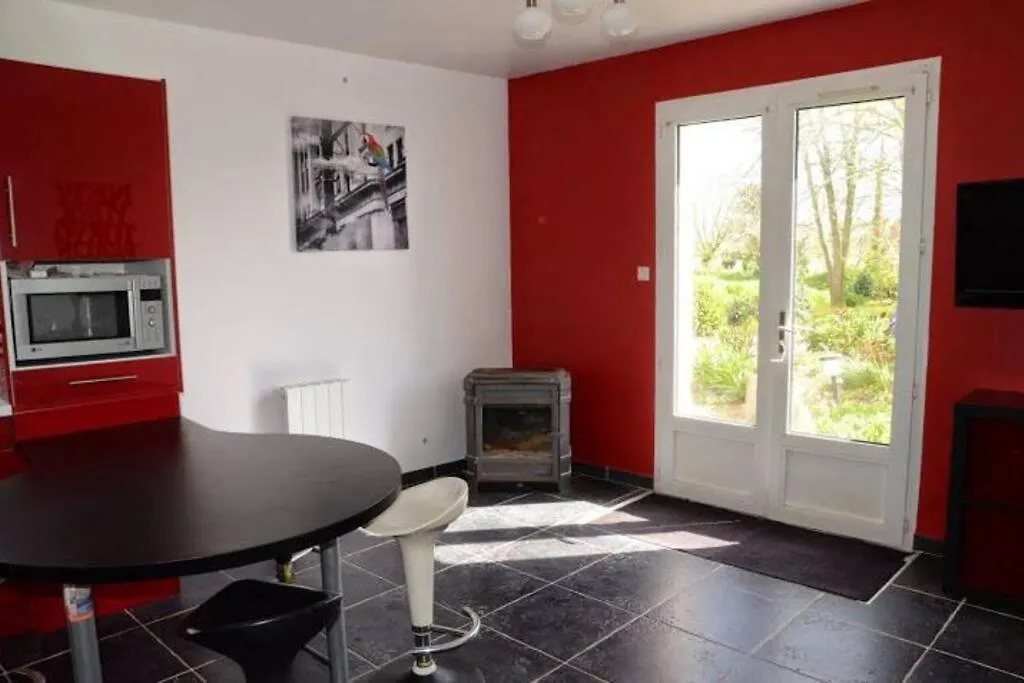 Maison Dans Son Ecrin De Verdure Plouvien 0*,  Франция